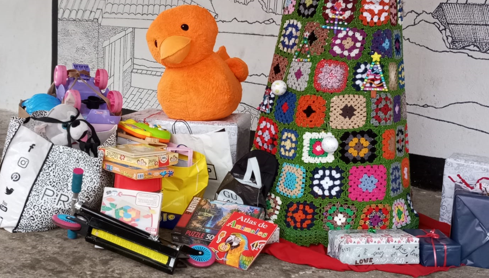 Imagen UN TOTAL DE 88 MENORES DE 58 UNIDADES FAMILIARES SE BENEFICIARON DA CAMPAÑA SOLIDARIA “NINGÚN NENO/A SEN XOGUETE”
