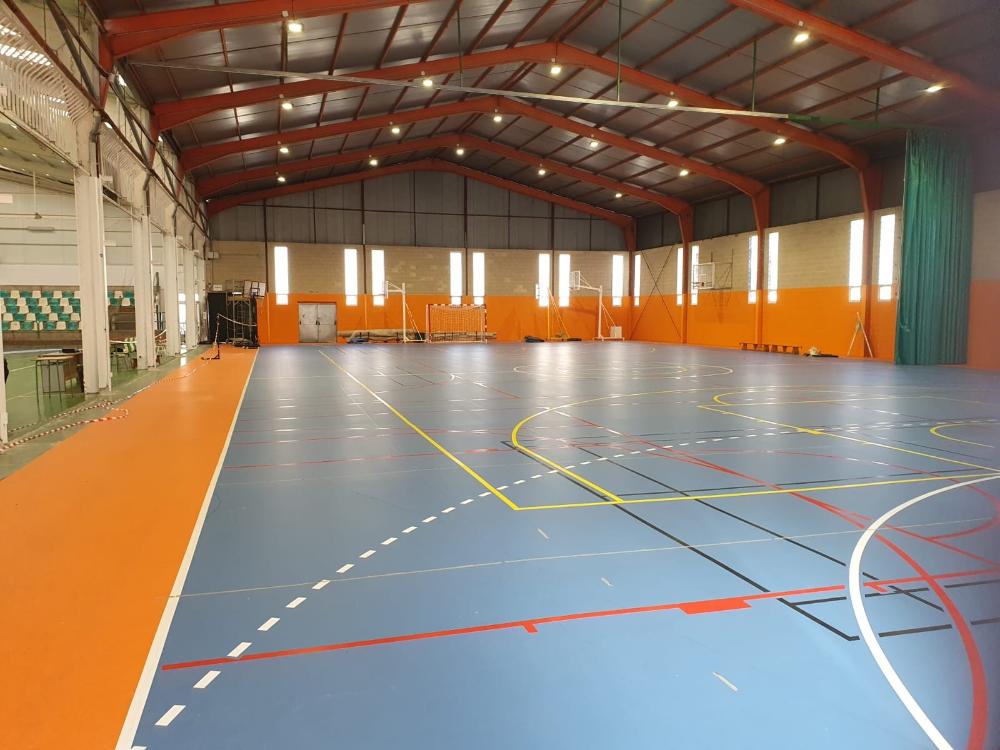 Imagen O ALUMNADO DO OBRADOIRO SÁMAGO REALIZOU TRABALLOS DE ACONDICIONAMENTO DO PAVILLÓN DEPORTIVO E INICIOU TRABALLOS DE DESBROCE E PODA DO...