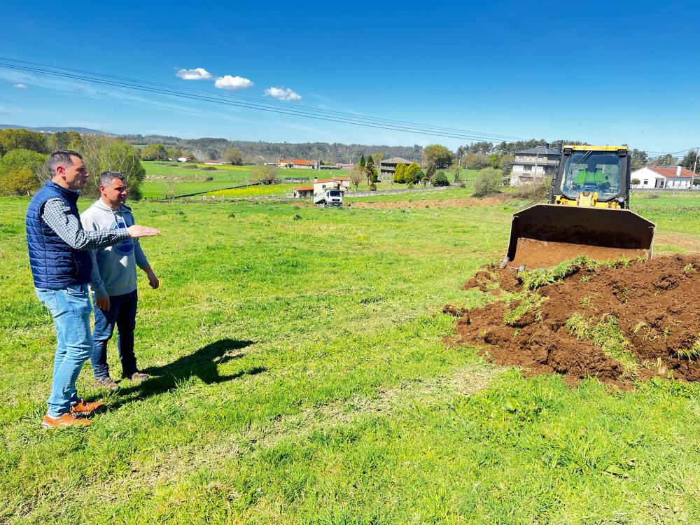 Imagen A BRIGADA PERMANENTE DA MANCOMUNIDADE REFORZARÁ O ACONDICIONAMENTO DE PISTAS DE ZAHORRA, CAMIÑOS DE TERRA E ACOMETERÁ A LIMPEZA DE CUNETAS