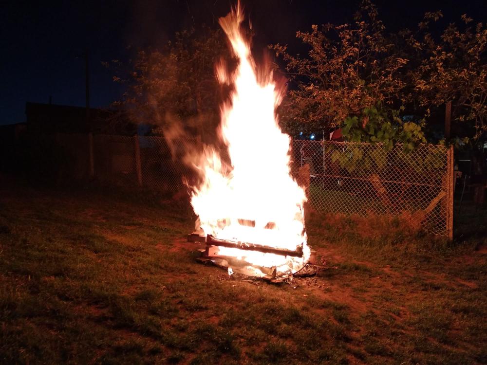 Imagen RAQUEL LORENZO INFORMA QUE MAÑÁ LUNS 9 DE XUÑO ÁBRESE O PRAZO PARA SOLICITAR PERMISO PARA REALIZAR AS FOGUEIRAS DE SAN XOÁN ATA O 24 DE XUÑO