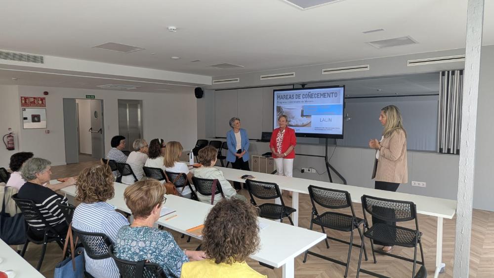 Imagen HOXE CLAUSUROUSE O CURSO DAS AULAS SÉNIOR DE LALÍN 2024-2025 E INAUGUROUSE A EXPOSICIÓN DAS OBRAS ARTÍSTICAS DO ALUMNADO
