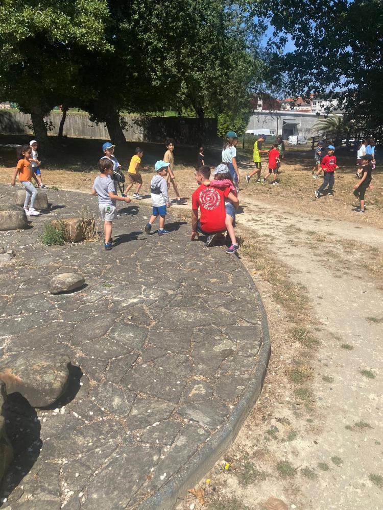 Imagen AVELINO SOUTO REALIZA UNHA VISITA AO CAMPAMENTO VERDE NO SEU INICIO