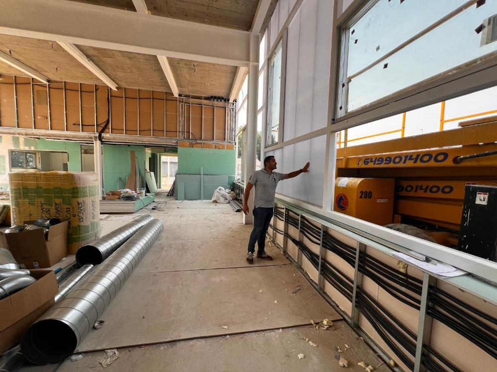 Imagen O CONCELLEIRO DE URBANISMO VISITA O EDIFICIO SOCIOCULTURAL DE CARRAGOSO-TRIGUEIRIZA E CONSTATA O NOTABLE AVANCE DAS OBRAS