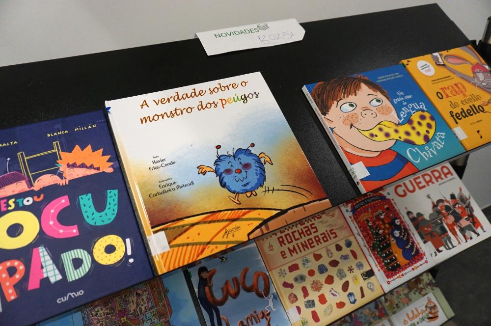 Imagen O CONCELLO INCORPORA NOVAS ADQUISICIÓNS DE LIBROS Á BIBLIOTECA MUNICIPAL INCREMENTANDO A COLECCIÓN DISPOÑIBLE AO PÚBLICO