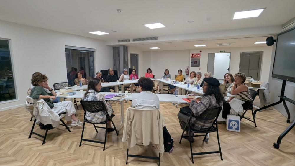 Imagen O CLUB DE LECTURA CELEBRA A SÚA REUNIÓN MENSUAL PARA COMENTAR “GRANITO” DE ÁLEX ALONSO