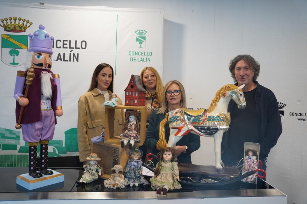 Imagen OS ESCAPARATES MÁXICOS “AS BONECAS DA TÚA INFANCIA”, “MINIATURAS” E “O BOSQUE NEVADO” E “A FACHADA MÁXICA DA HOSTALERÍA” NA PRAZA DE...