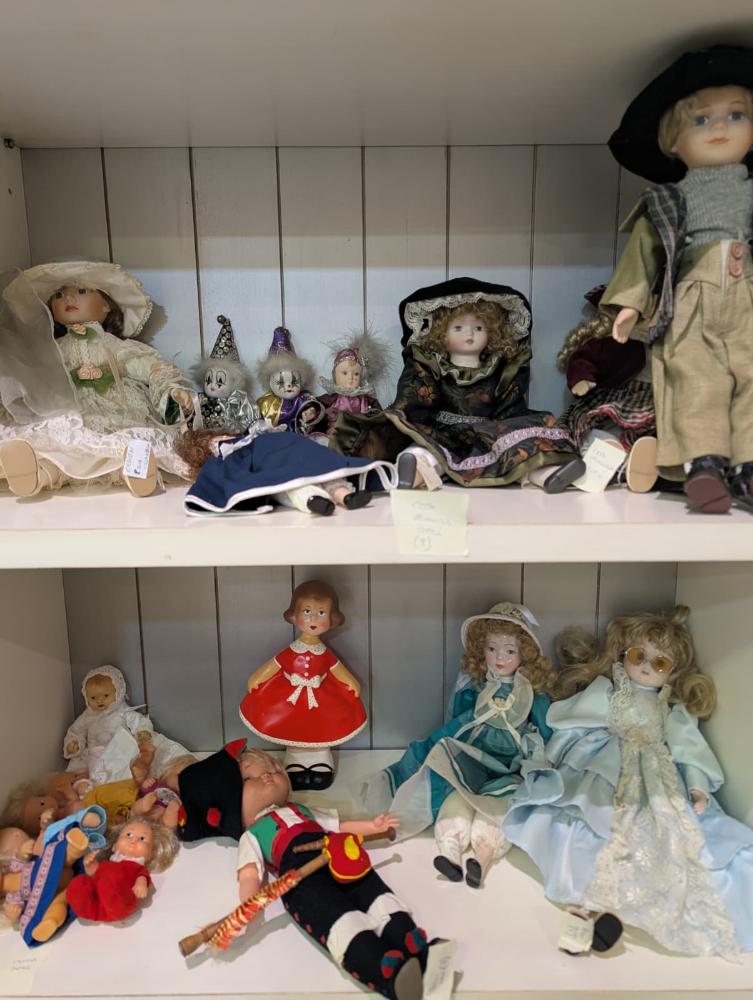 Imagen PRETO DE 300 BONECAS CEDIDAS POLA VECIÑANZA DARÁN VIDA AO ESCAPARATE MÁXICO “AS BONECAS DA TÚA INFANCIA”