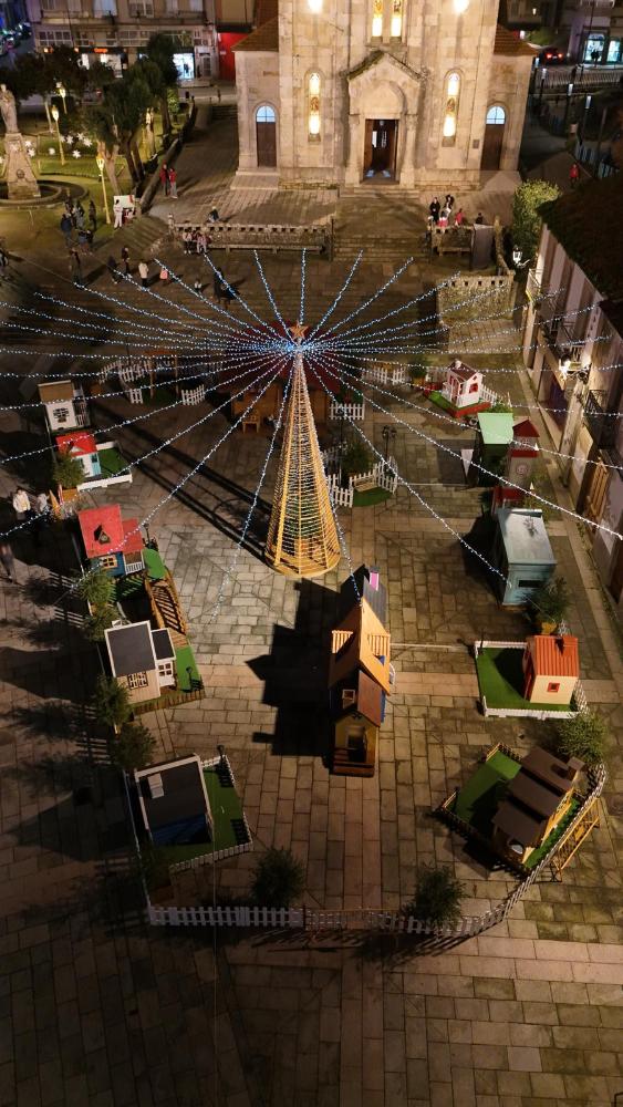 Imagen O CONCELLO DE LALÍN ACTIVA O DISPOSITIVO FINAL PARA A APERTURA DAS ALDEAS DE NADAL 2025