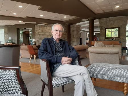 Imaxe: CRESPO CONFIRMA AO ESCRITOR, PINTOR E COLECCIONISTA ANTONIO CHAVES COMO NOVO MEMBRO DA ENCOMENDA DO COCIDO