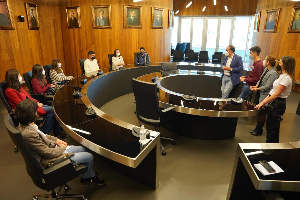 Imagen CONTRATADAS 10 PERSOAS PARA REFORZAR DISTINTOS SERVIZOS MUNICIPAIS, AO ABEIRO DO PLAN CONCELLOS 2021