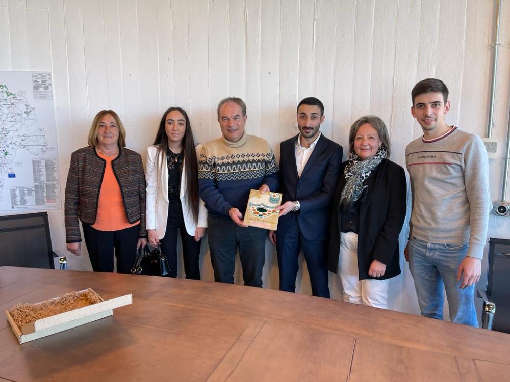 Imagen O CONCELLO BRÍNDALLE UNHA RECEPCIÓN A ÓSCAR RAPADO TRAS OBTER O PREMIO Á MELLOR TESE DOUTORAL DE ESPAÑA