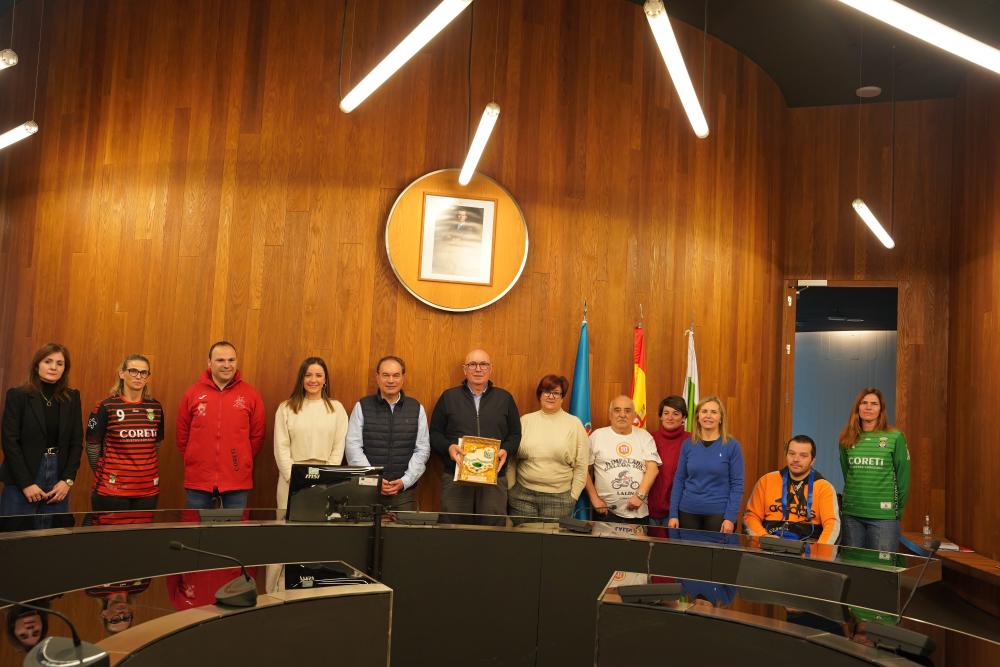 Imagen CRESPO AGRADECE A VILELA O SEU TRABALLO NO EIDO EMPRESARIAL COMO REFERENTE DA ETIQUETAXE E O SEU APOIO AO DEPORTE LALINENSE