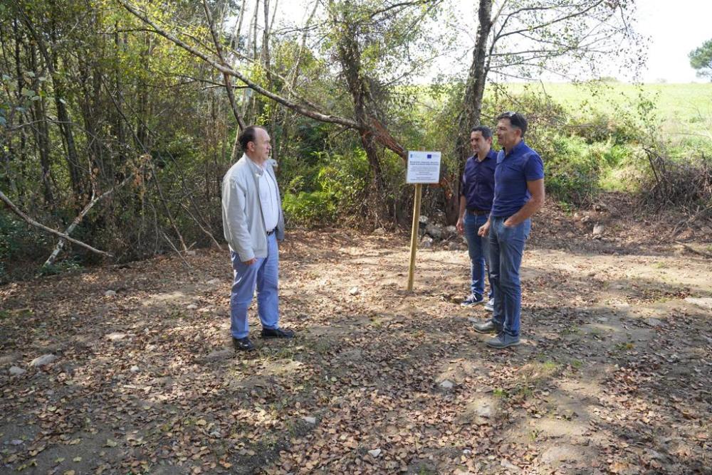 Imagen RETIRADO O VERTEDOIRO INCONTROLADO SITUADO NA ESTRADA QUE VAI DENDE FILGUEIRA A SANTISO E QUE PRESENTABA TONELADAS DE REFUGALLADOS QUE...