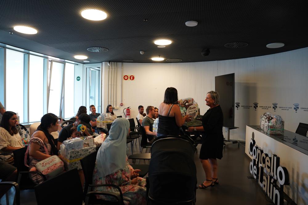 Imagen ENTREGA DA QUINTA REMESA DE CESTAS NATALICIAS DESTE ANO 2023 A 13 MENORES DE FAMILIAS LALINENSES