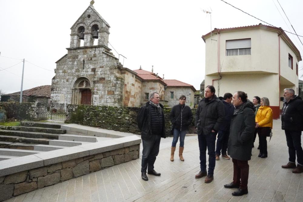Imagen O CONCELLO RECEPCIONOU AS OBRAS DE REURBANIZACIÓN DO NÚCLEO TRADICIONAL DE DONRAMIRO E O ENTORNO DA IGREXA ROMÁNICA DESTA PARROQUIA