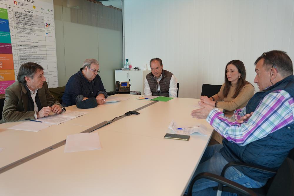Imagen JESÚS GARCÍA BARCIA DO RESTAURANTE O RETIRO DA COSTIÑA, DIEGO LÓPEZ DE RESTAURANTE LA MOLINERA, LA CENTRAL HELADERA, CARNES Y EMBUTIDOS...