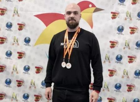 Imaxe: O lalinense Miguel Saco Cuartero, actualmente residente en O Barco, logra un primeiro en un segundo posto no Mundial de Ornitoloxía de...